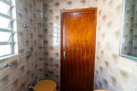 Casa à venda com 243m², 4 quartos e 3 vagas Casa à venda com 243m², 4 quartos e 3 vagasEdicula - Banheiro