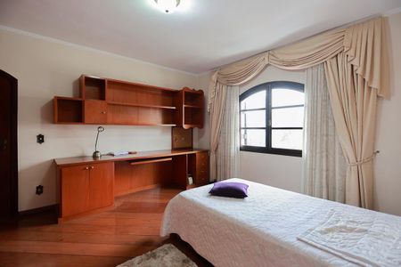 Casa para alugar com 330m², 3 quartos e 5 vagasQuarto 1