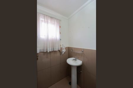 Casa para alugar com 330m², 3 quartos e 5 vagasLavabo da garagem