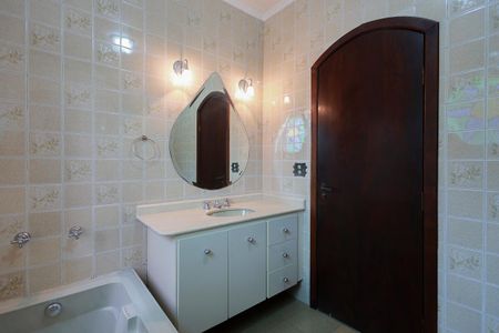 Casa para alugar com 330m², 3 quartos e 5 vagasBanheiro da suíte