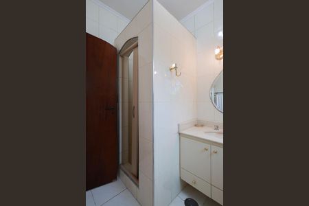 Casa para alugar com 330m², 3 quartos e 5 vagasBanheiro social