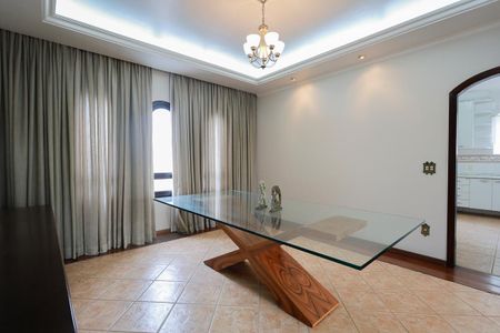 Casa para alugar com 330m², 3 quartos e 5 vagasSala de jantar