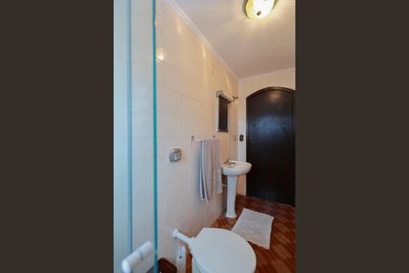 Casa para alugar com 330m², 3 quartos e 5 vagasBanheiro de serviço