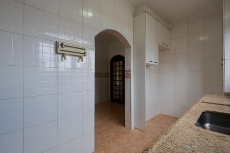 Casa para alugar com 330m², 3 quartos e 5 vagasCozinha