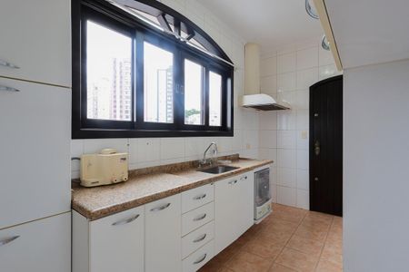 Casa para alugar com 330m², 3 quartos e 5 vagasCozinha