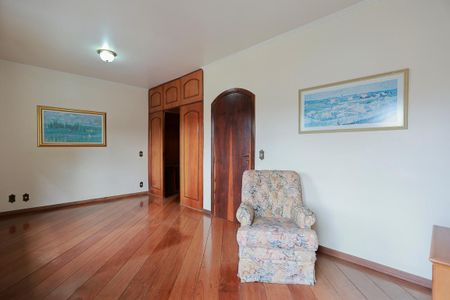 Casa para alugar com 330m², 3 quartos e 5 vagasSuíte