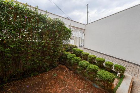 Casa para alugar com 330m², 3 quartos e 5 vagasEntrada e jardim