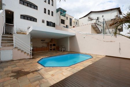 Casa para alugar com 330m², 3 quartos e 5 vagasCasa