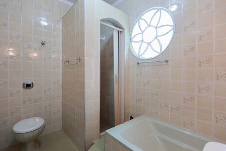 Casa para alugar com 330m², 3 quartos e 5 vagasBanheiro da suíte