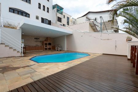 Casa para alugar com 330m², 3 quartos e 5 vagasPiscina