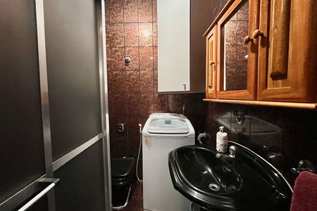 Banheiro  de apartamento para alugar com 1 quarto, 40m² em Leme, Rio de Janeiro