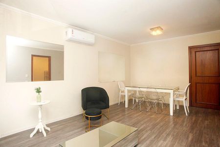 Sala de apartamento para alugar com 2 quartos, 85m² em Auxiliadora, Porto Alegre