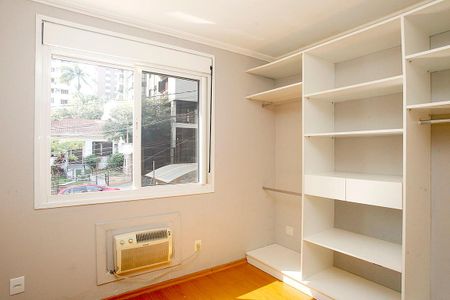 Quarto  de apartamento para alugar com 2 quartos, 85m² em Auxiliadora, Porto Alegre