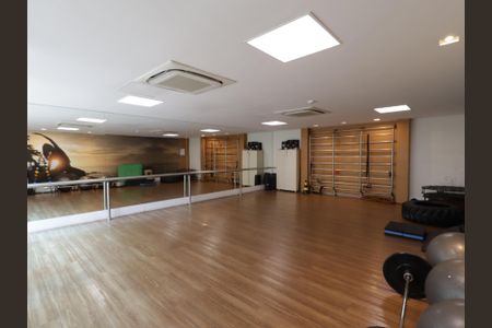 Apartamento para alugar com 70m², 2 quartos e 2 vagasÁrea comum - Academia