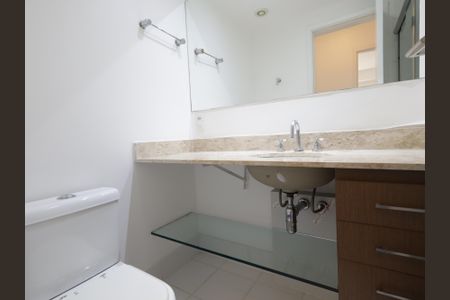 Apartamento para alugar com 70m², 2 quartos e 2 vagasBanheiro social