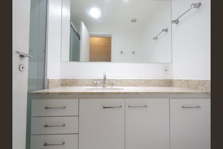 Apartamento para alugar com 70m², 2 quartos e 2 vagasBanheiro da Suíte