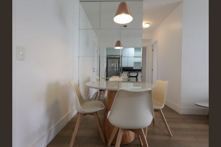 Apartamento para alugar com 70m², 2 quartos e 2 vagasSala