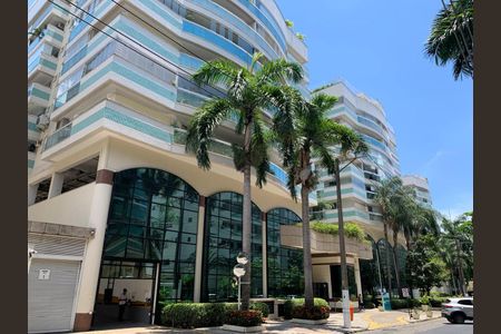 Apartamento à venda com 157m², 3 quartos e 2 vagasFachada