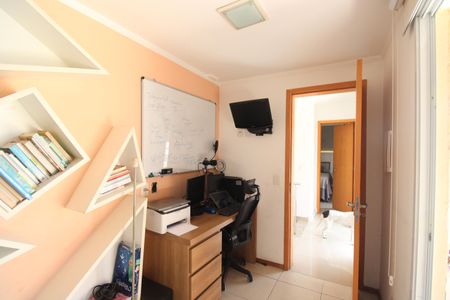 Apartamento à venda com 157m², 3 quartos e 2 vagasEscritório