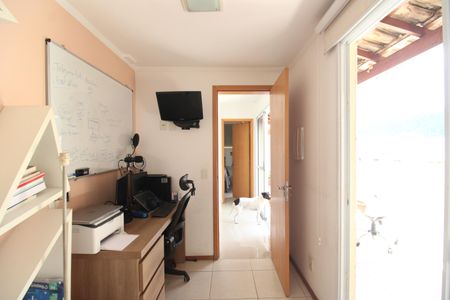 Apartamento à venda com 157m², 3 quartos e 2 vagasEscritório