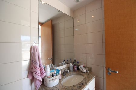 Apartamento à venda com 157m², 3 quartos e 2 vagasBanheiro social 2