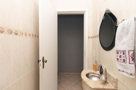 Casa à venda com 103m², 3 quartos e 4 vagasLavabo