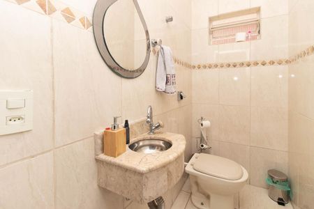 Casa à venda com 103m², 3 quartos e 4 vagasLavabo