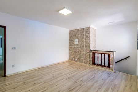 Casa para alugar com 176m², 3 quartos e 1 vaga Casa para alugar com 176m², 3 quartos e 1 vagaSala