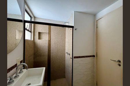 Apartamento à venda com 121m², 3 quartos e 2 vagasBanheiro social