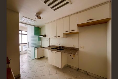 Apartamento à venda com 121m², 3 quartos e 2 vagasCozinha