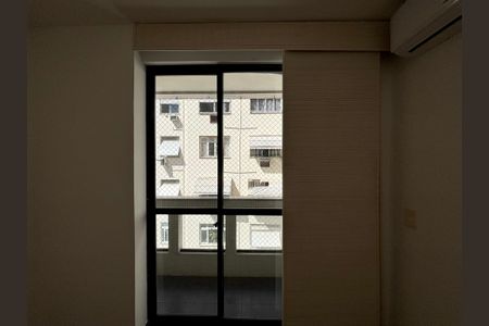 Apartamento à venda com 121m², 3 quartos e 2 vagasQuarto 1 - varanda