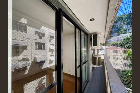 Apartamento à venda com 121m², 3 quartos e 2 vagasVaranda da sala