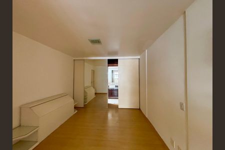 Apartamento à venda com 121m², 3 quartos e 2 vagasSuíte