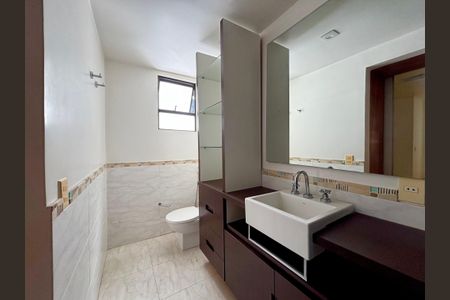 Apartamento à venda com 121m², 3 quartos e 2 vagasBanheiro da Suíte