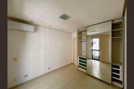 Apartamento à venda com 121m², 3 quartos e 2 vagasQuarto 2