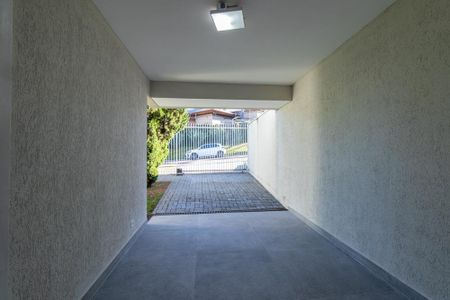 Garagem de casa à venda com 3 quartos, 157m² em Campo Comprido, Curitiba