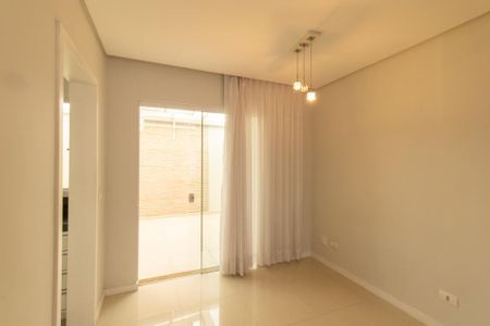 Casa para alugar com 157m², 3 quartos e 2 vagas Casa para alugar com 157m², 3 quartos e 2 vagasSala