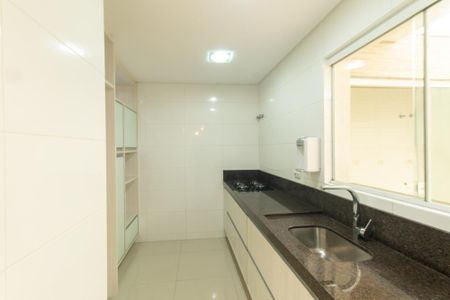 Cozinha de casa à venda com 3 quartos, 157m² em Campo Comprido, Curitiba