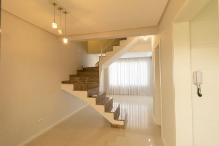 Casa para alugar com 157m², 3 quartos e 2 vagas Casa para alugar com 157m², 3 quartos e 2 vagasSala