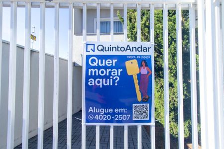 Placa de casa à venda com 3 quartos, 157m² em Campo Comprido, Curitiba