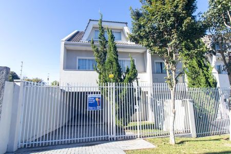 Fachada de casa à venda com 3 quartos, 157m² em Campo Comprido, Curitiba