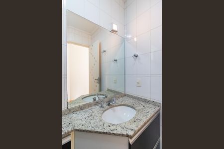 Casa de condomínio à venda com 250m², 3 quartos e 3 vagasBanheiro da Suíte 1