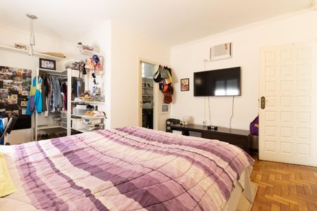 Casa à venda com 340m², 5 quartos e 1 vagaSuíte 1