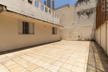 Casa à venda com 340m², 5 quartos e 1 vagaQuintal