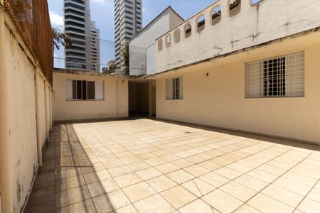 Casa à venda com 340m², 5 quartos e 1 vagaQuintal