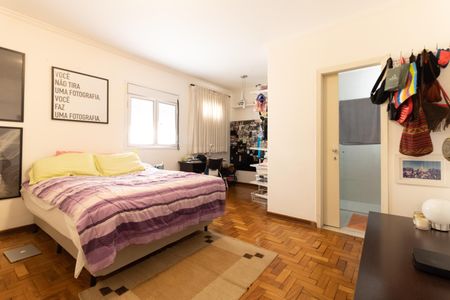 Casa à venda com 340m², 5 quartos e 1 vagaSuíte 1