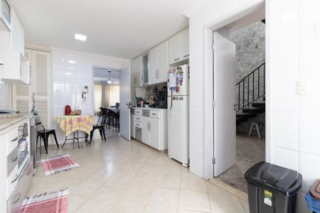 Casa à venda com 340m², 5 quartos e 1 vagaCozinha 