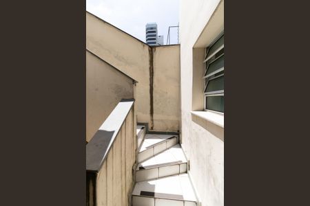 Casa à venda com 340m², 5 quartos e 1 vagaEscada