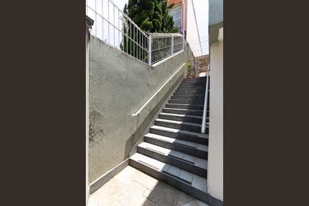 Casa à venda com 340m², 5 quartos e 1 vagaEscada