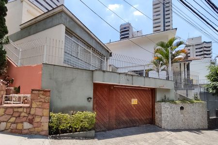 Casa à venda com 340m², 5 quartos e 1 vagaFachada